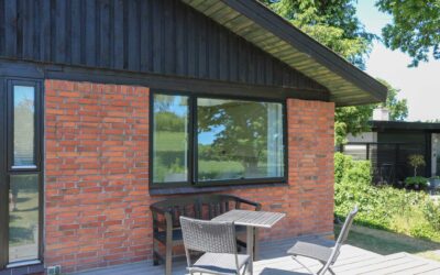 Parcelhus med dobbeltrettede skydedøre