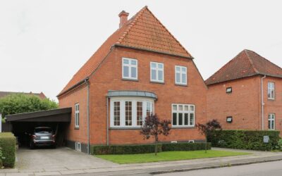 Murermestervilla i Skibhuskvarteret – Sprosser og Dannebrogsvinduer